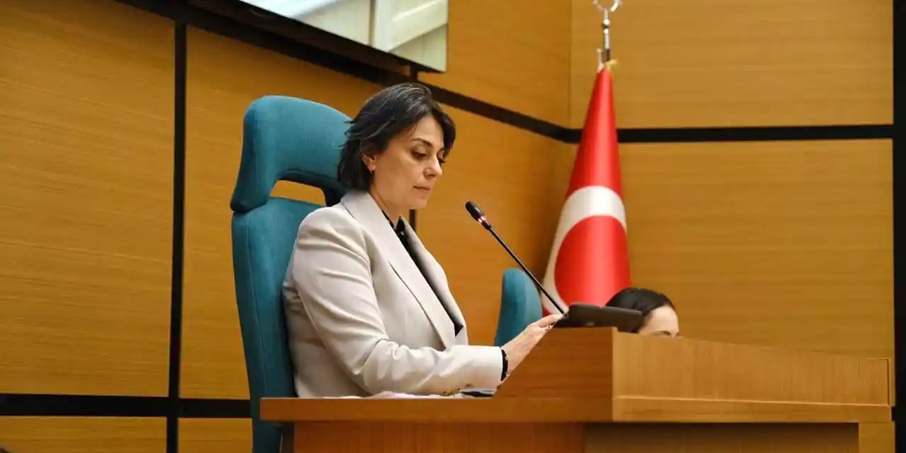 Sinem Dedetaş: Şeffaf duvarların, cam tavanların üstünden atlamayı öğrendim