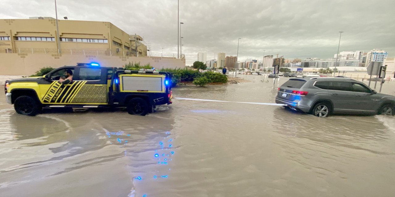 BAE’de son 75 yılın en şiddetli yağışı kaydedildi