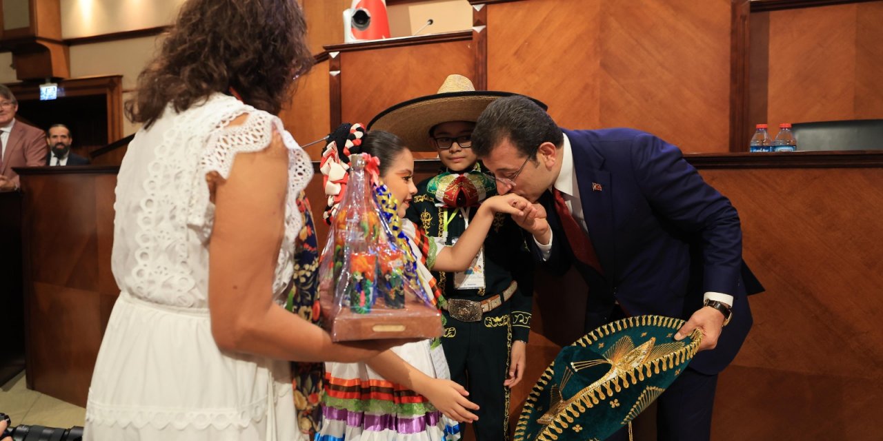 İmamoğlu: Dilerim, Filistinli Ve Ukraynalı Çocuklar, En Kısa Zamanda Barış Ve Huzur Dolu Bir Hayata Kavuşurlar