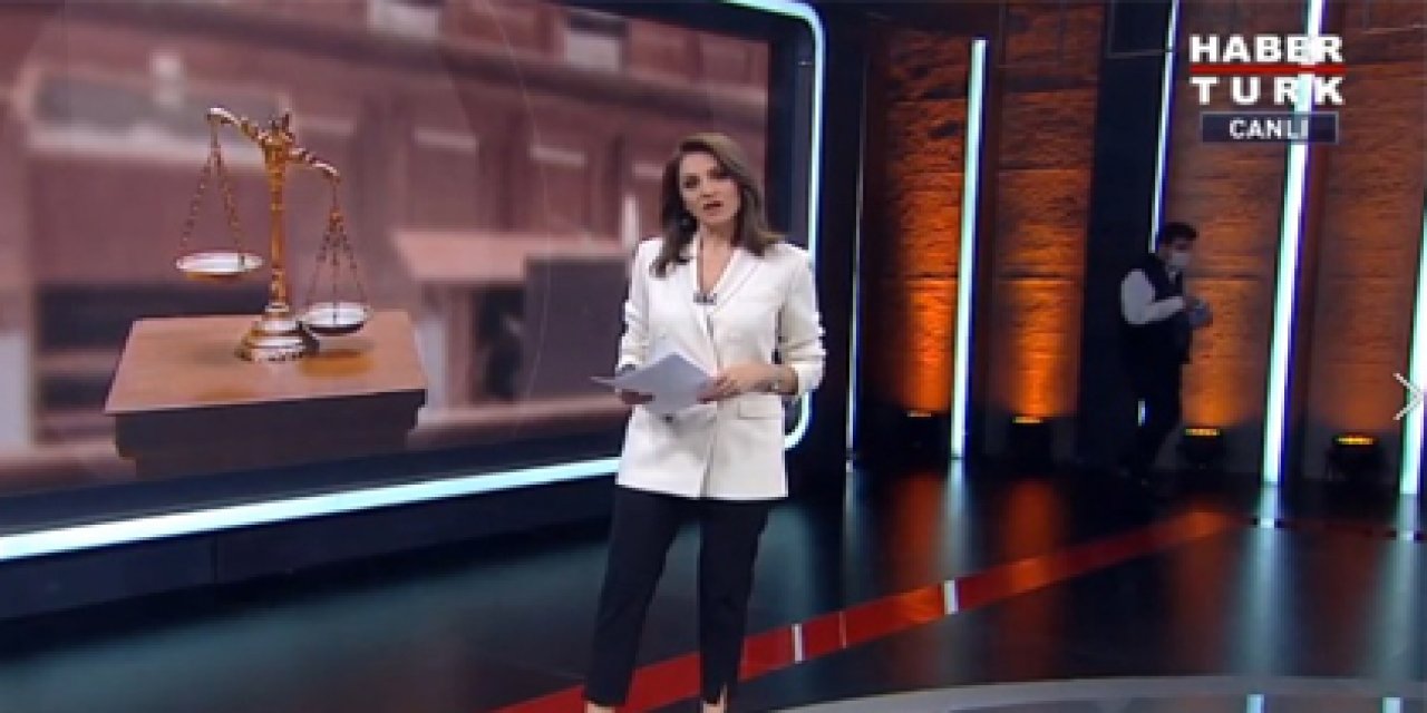 Habertürk yayınında ilginç anlar... Bir anda ekranda belirdi!