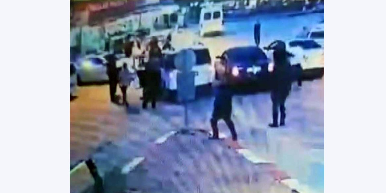 Silahlı 'yol verme' kavgasında 4 yaşındaki çocuk vuruldu