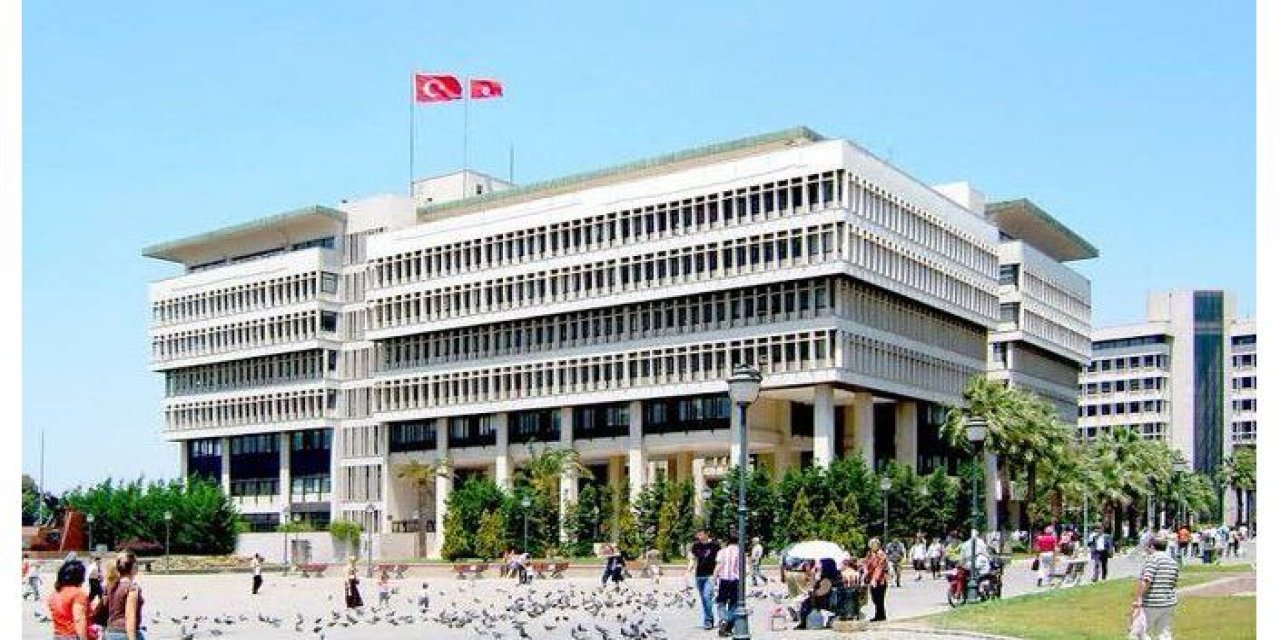Tunç Soyer duyurdu! Depremde hasar gören İzmir Büyükşehir Belediye binası için yıkım kararı