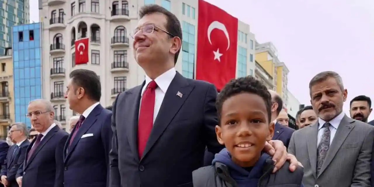 23 Nisan’da İmamoğlu’nun yanında duran çocuğun ailesi, fotoğrafın perde arkasını anlattı
