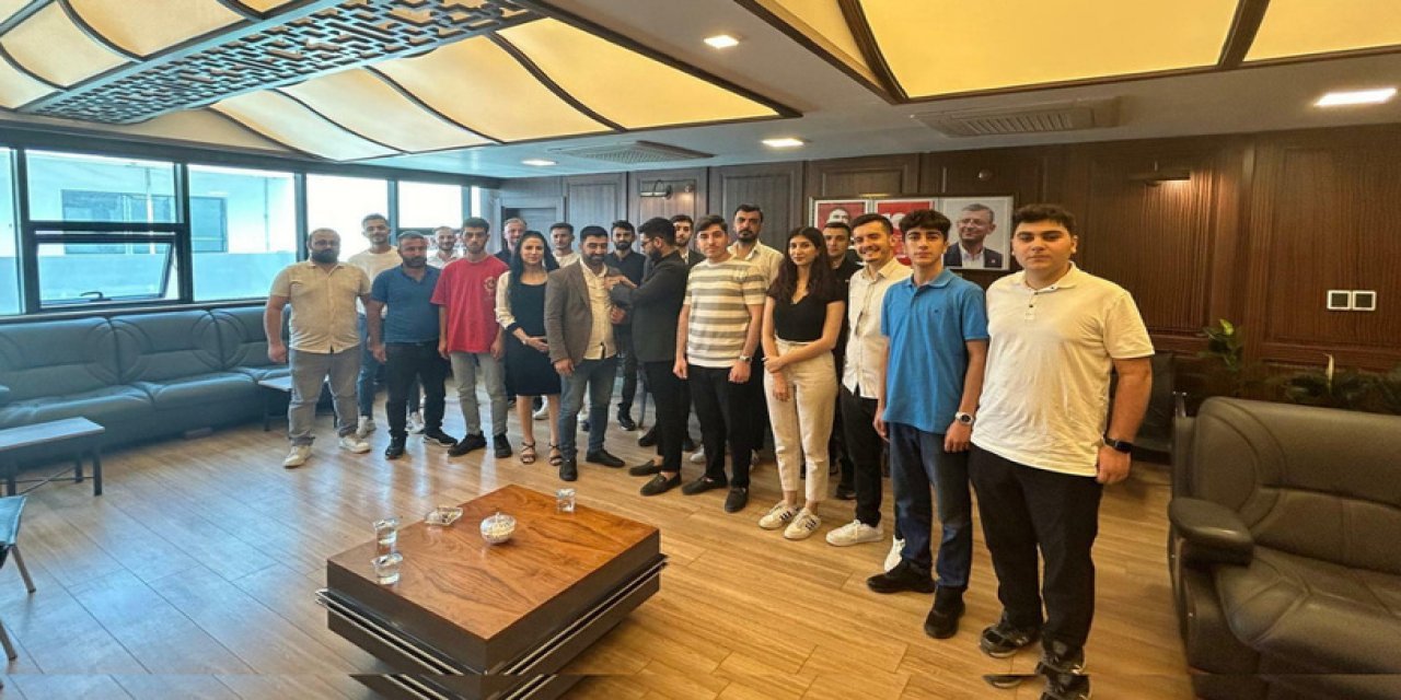 Diyarbakır'da AKP'den istifa eden 20 kişi CHP'ye geçti