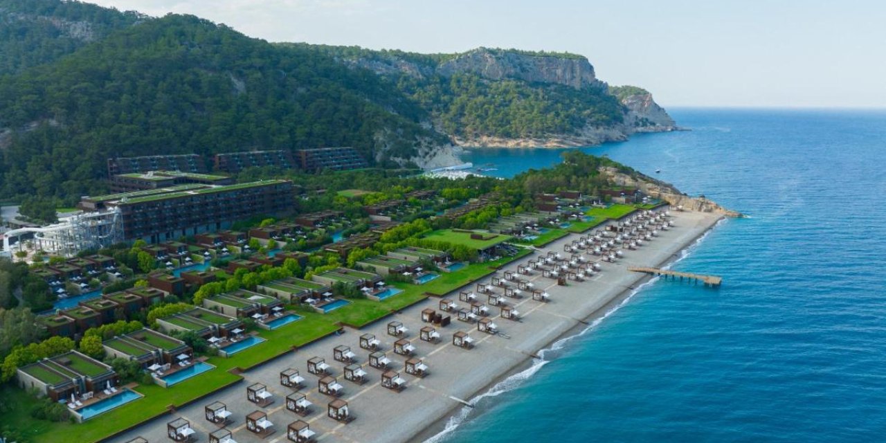 Turizm Bakanı'nın otelinde de yerli turiste pahalı tarife