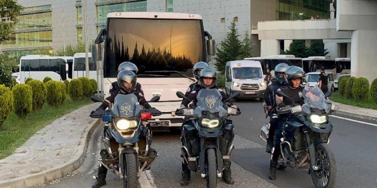 Bursaspor'a Diyarbakır'da zırlı araçlar eşlik etti: Otelin etrafında da zırlı araç konuşlandırıldı