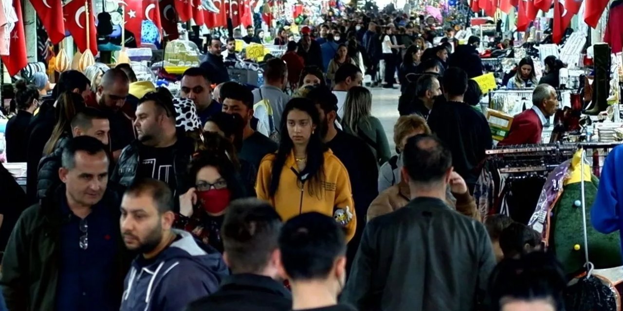 Alışveriş turizmi tersine döndü: Yabancılar gelmeyi bıraktı, vatandaşların yurtdışı harcaması rekor kırdı