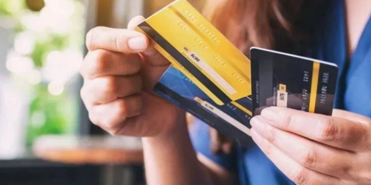Vatandaşlar kredi kartlarından en büyük ödemeyi devlete yaptı