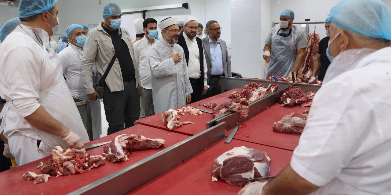 Diyanet'ten yemek ihalesi: Haftanın 4 günü et hakim yemekler ana yemek olacak