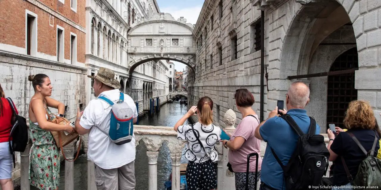 Venedik giriş ücretinden 11 günde 1 milyon kazandı