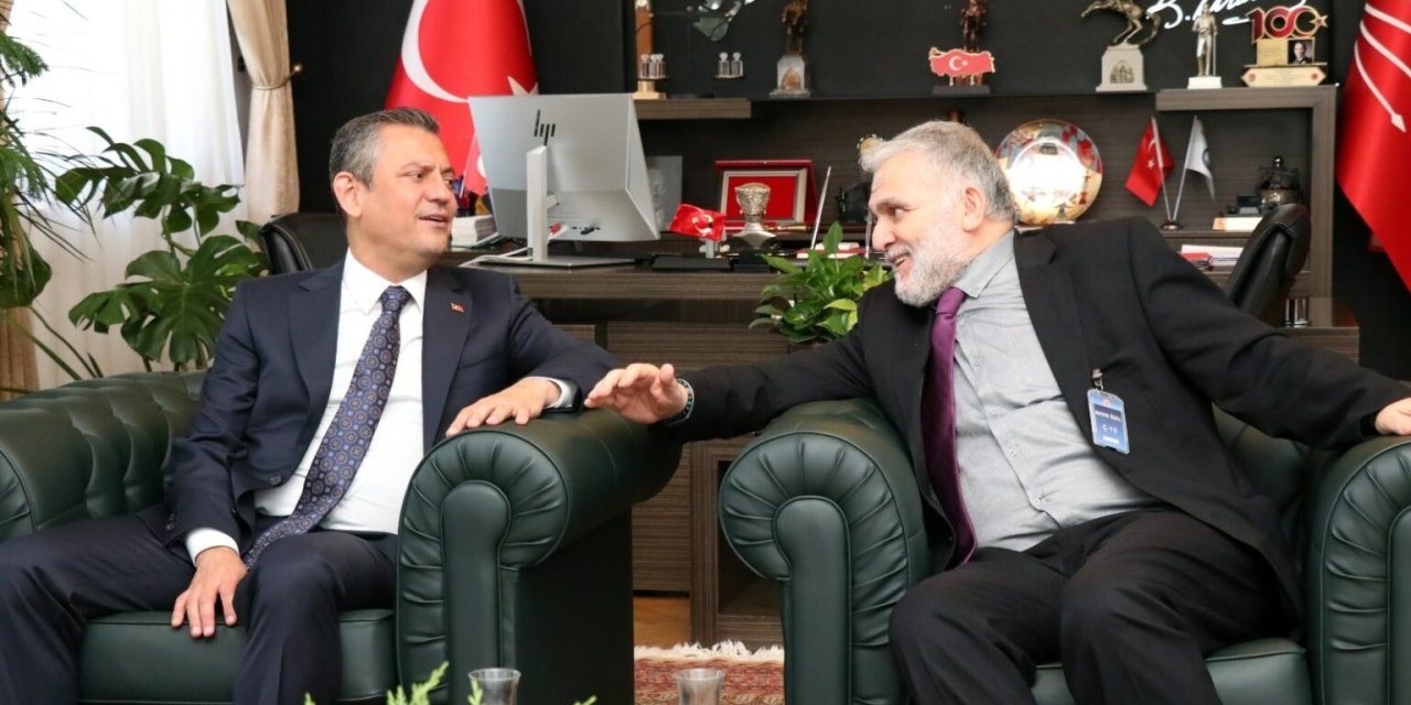 Özgür Özel Ruşen Çakır’a konuştu: “Sağ açık Mansur Yavaş, sol açık Ekrem İmamoğlu, ‘Aman birbirinize pas atmayın’ denir mi?”