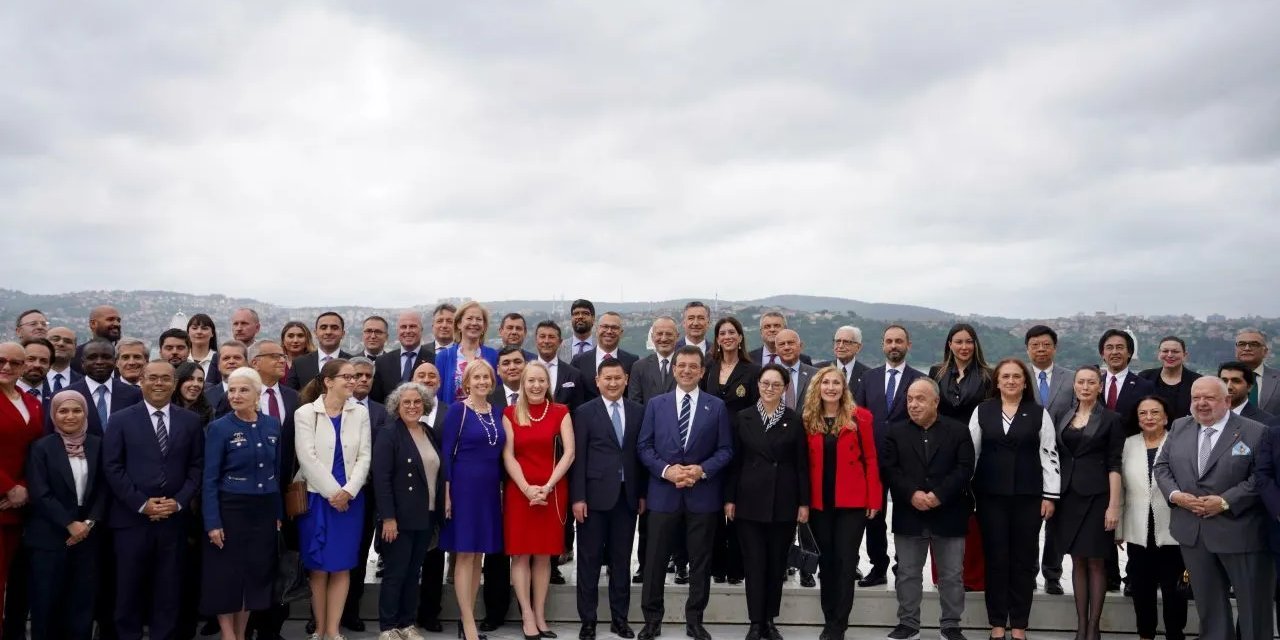 İmamoğlu başkonsoloslarla bir araya geldi: 'Bu saldırı zalimliğin ötesinde'