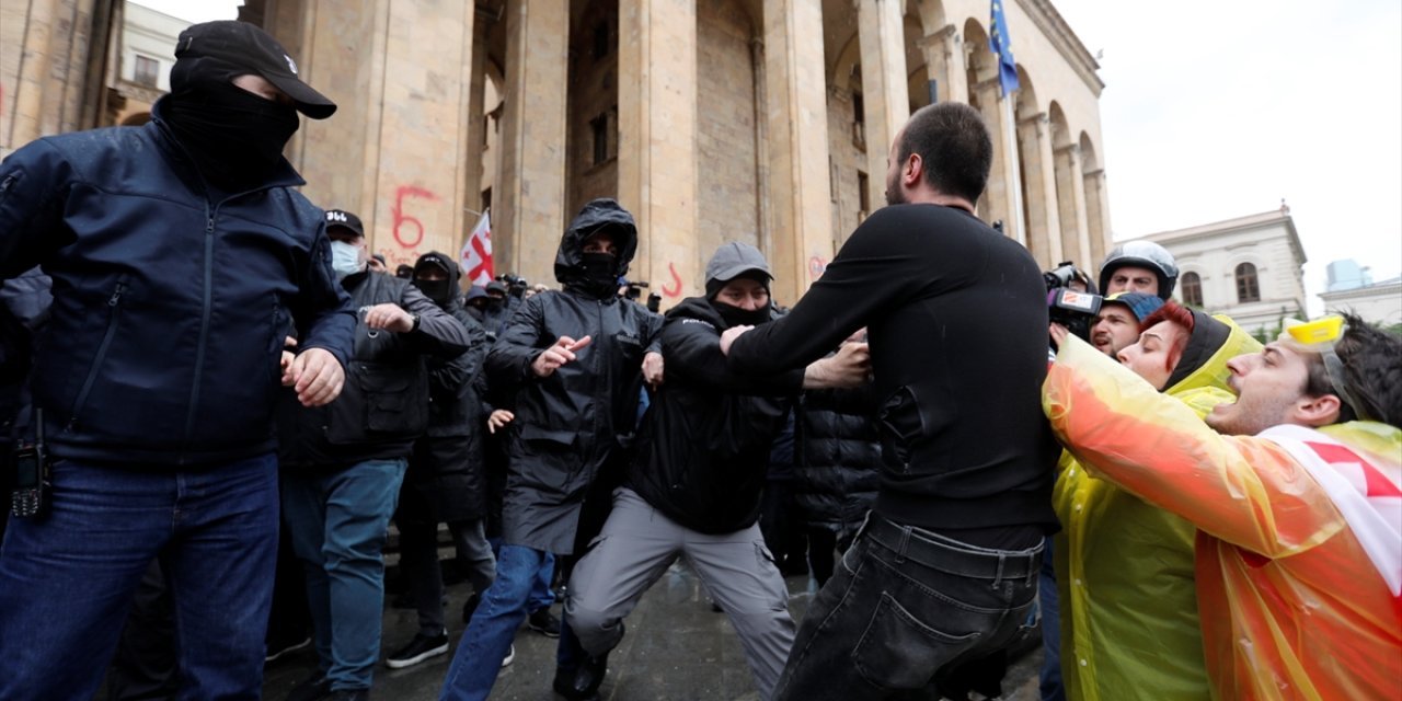 Gürcistan Cumhurbaşkanı: Yabancı Etki Yasasını veto edeceğim