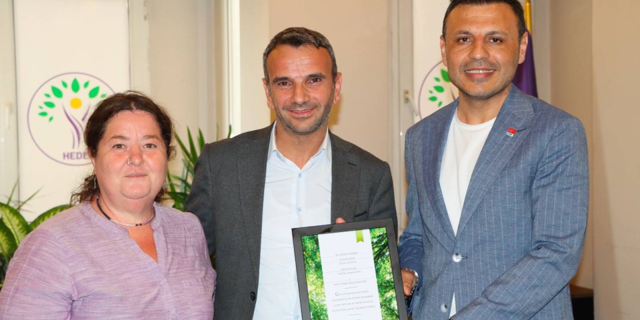 CHP İstanbul İl Başkanı Çelik’ten DEM Parti’ye destek ziyareti