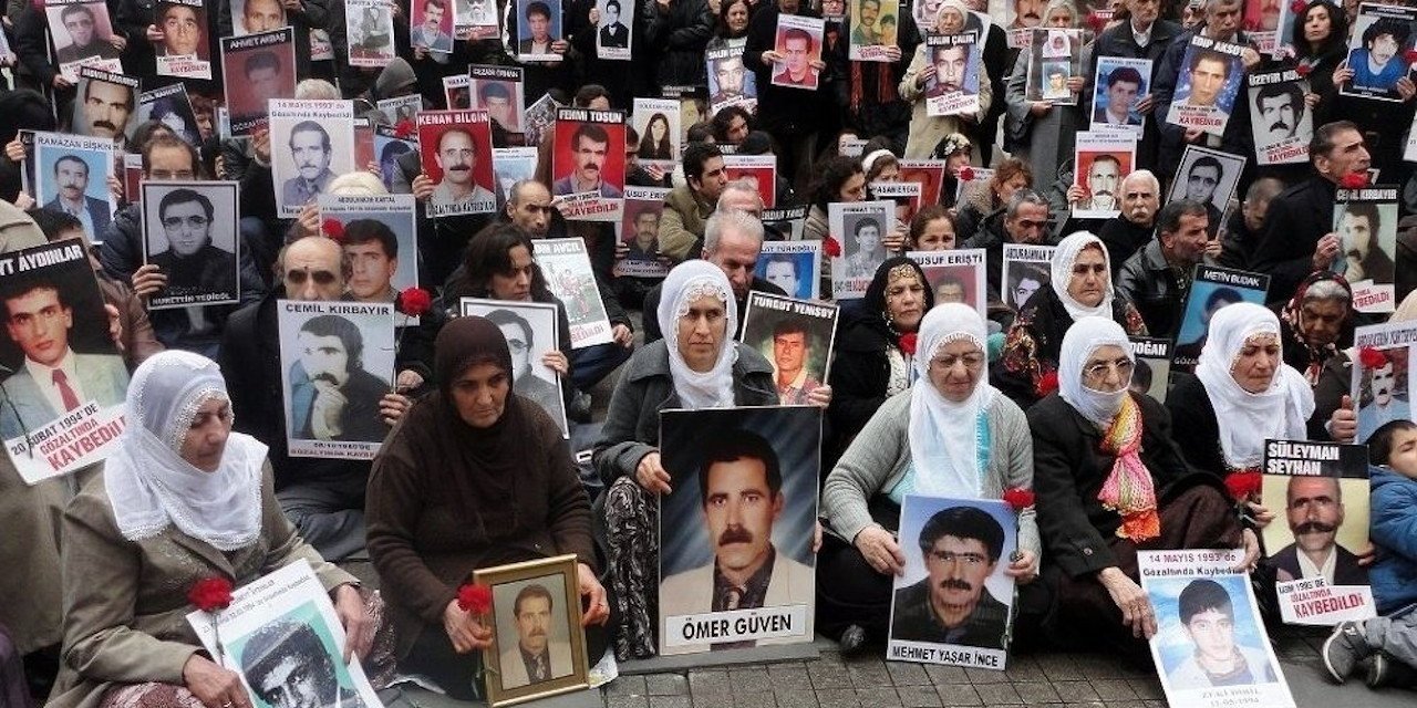 Teoman'dan Galatasaray’da 1000. hafta şarkısı: Benim Annem Cumartesi