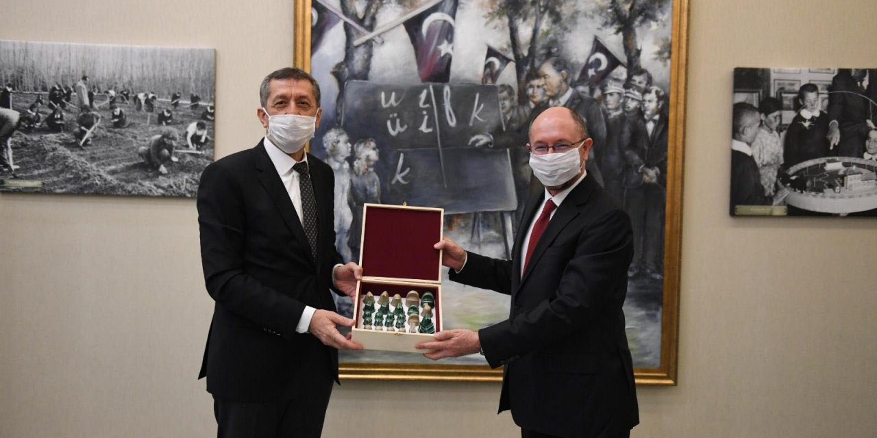 Anadolu Üniversitesi Rektörü Erdal, Bakan Ziya Selçuk’u ziyaret etti