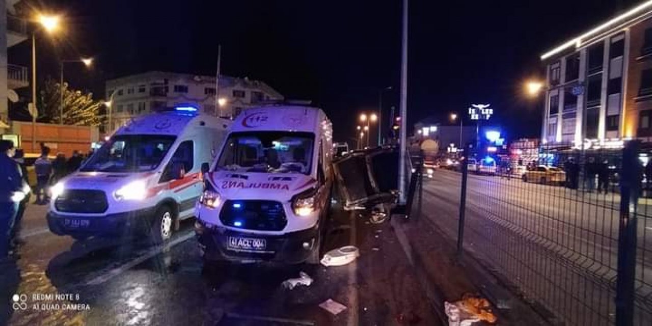 Ambulans ile otomobil çarpıştı: 2 yaralı