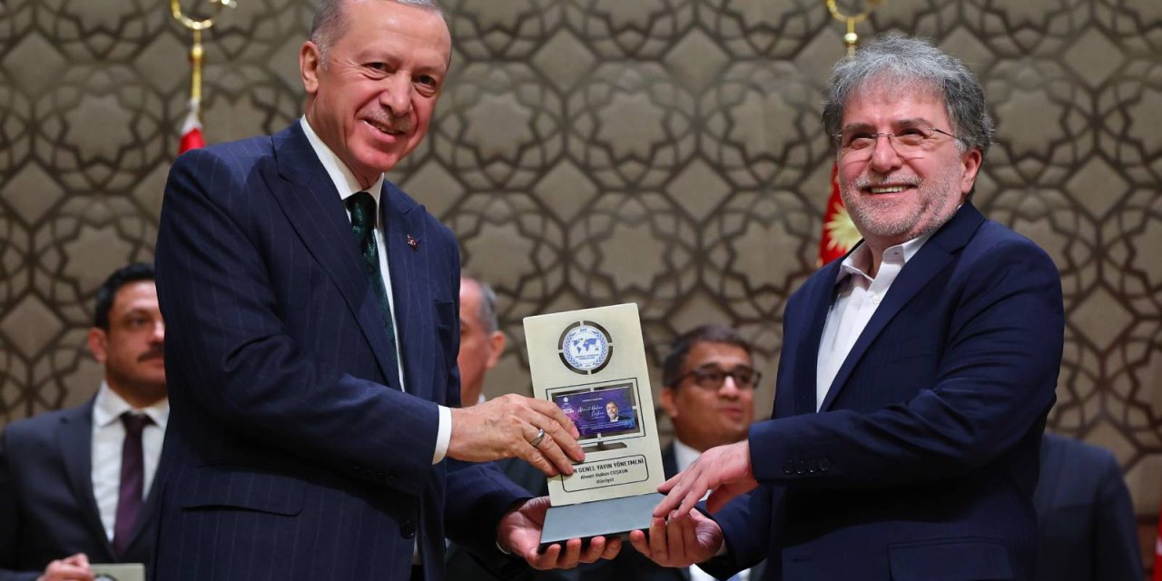 Ertuğrul Özkök: Ahmet Hakan’ın ödül aldığı gün gazeteye geçici genel yayın yönetmeni atandı