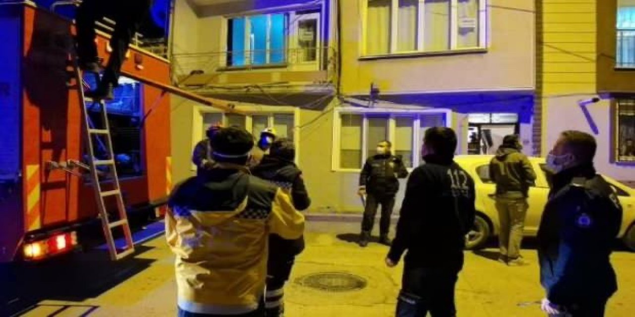 Yangını görüp sokağa çıkan meraklı vatandaşları polis evlerine gönderdi