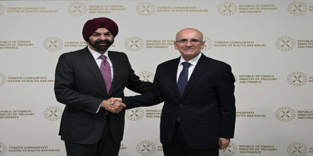 Hazine ve Maliye Bakanlığı'nda sosyal medya kazası