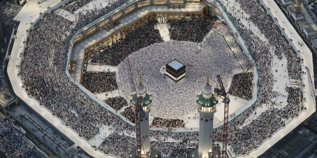 Suudi Arabistan açıkladı: Hacda ölenlerin sayısı 1301 oldu