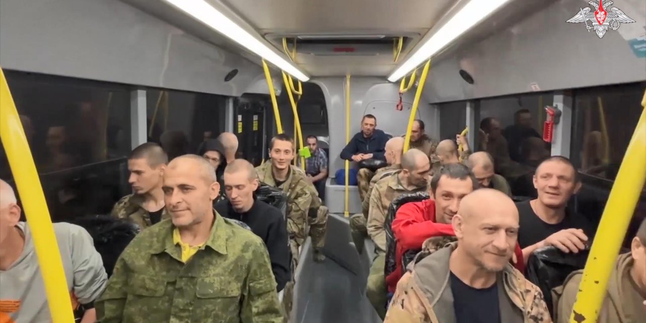 Ukrayna-Rusya arasında esir değişimi: 2 taraftan 180 asker ülkesine döndü