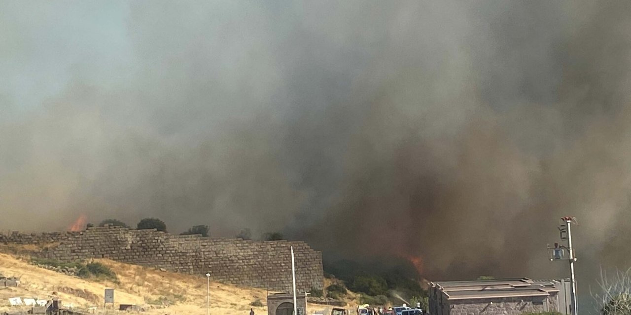 Çanakkale'de çıkan yangın sıçramıştı: Assos Antik Kenti 3 gün kapatıldı