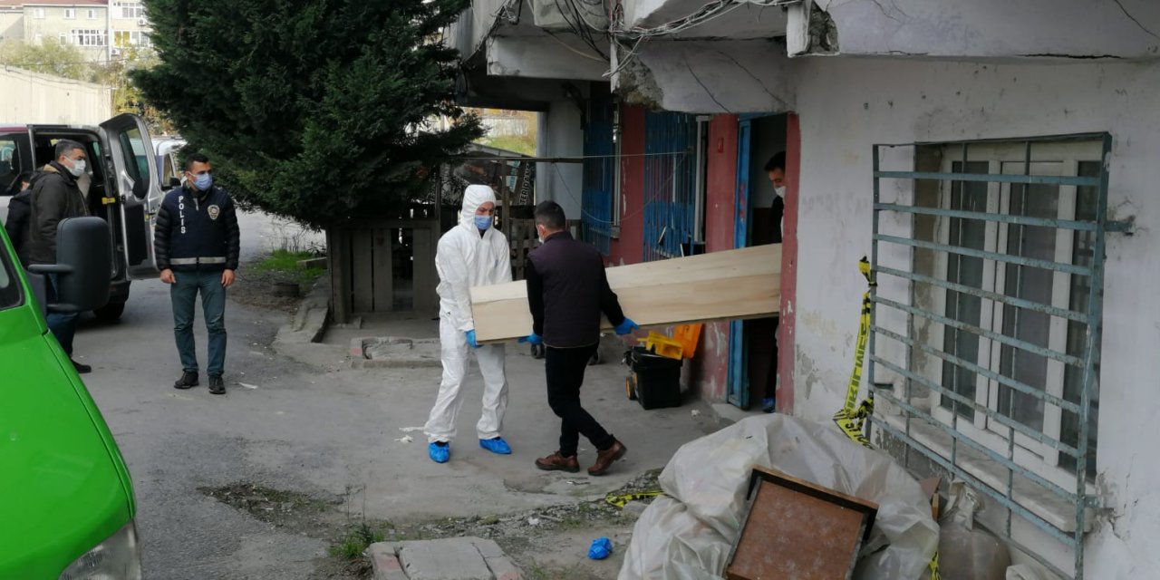 Gece öldürülen genç sokağa çıkma yasağı bitince bulundu