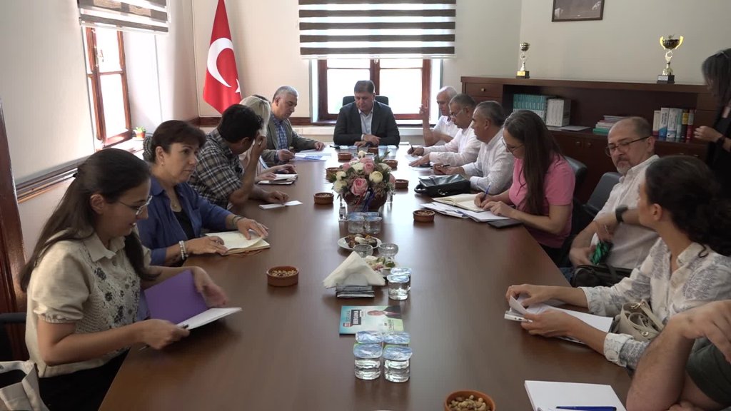 İzmir Büyükşehir Belediye Başkanı Başkanı Tugay: "Amacımız günü kurtarmak değil"