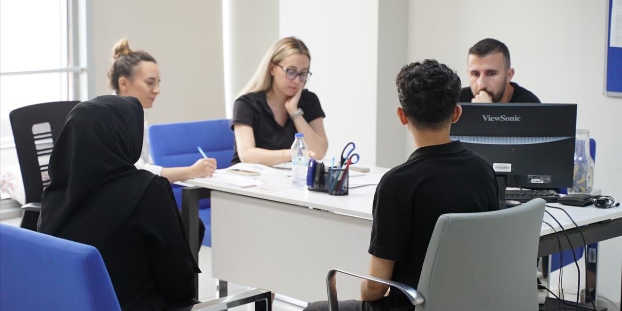 Esenyurt Belediyesi’nden Lise Adaylarına Tercih Desteği