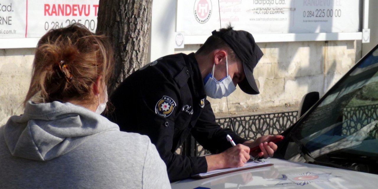 Koronavirüs karantinasını ihlal etti, trafik kontrolünde yakalandı