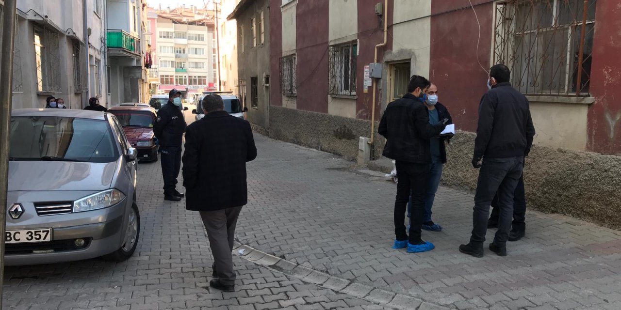 Tekstil işçisi Caner, evinde ölü bulundu