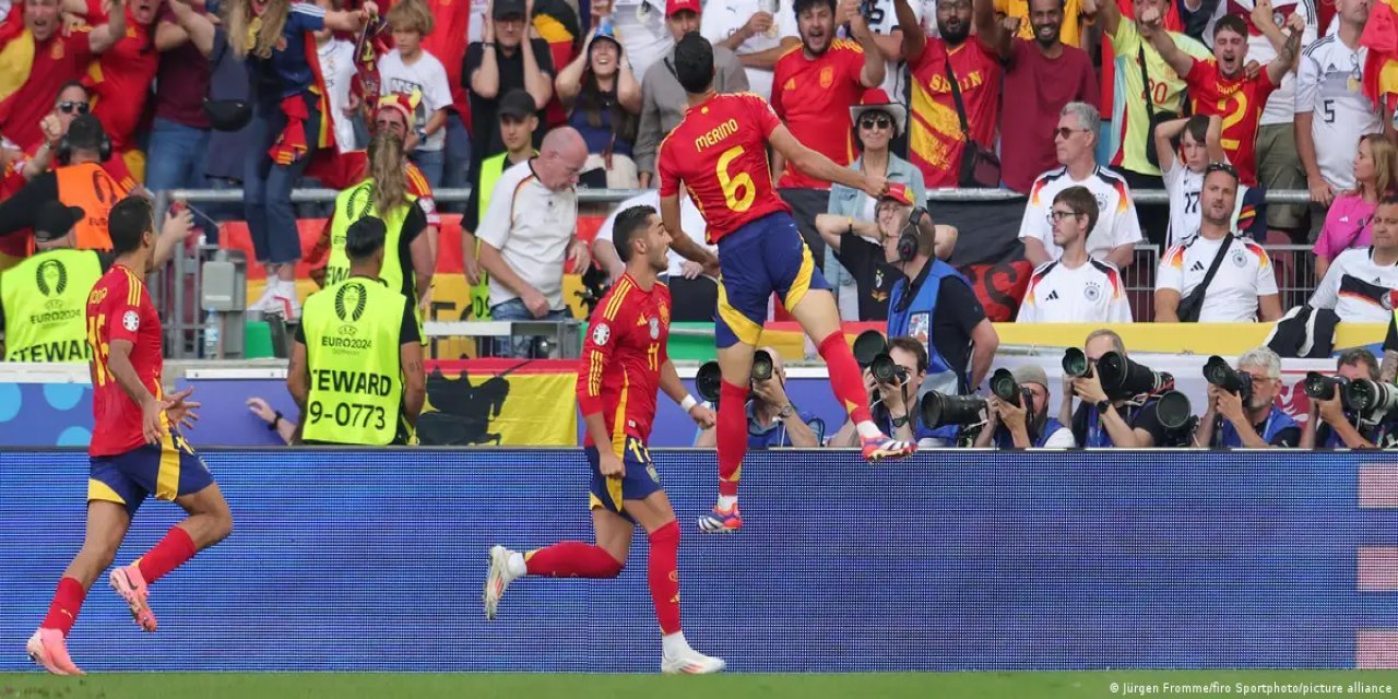 Çevrecilerden İspanyol millilere uçak yolculuğu tepkisi