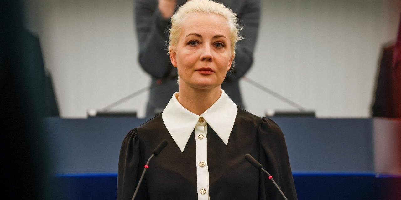 Rusya, Navalni'nin eşini terörist listesine aldı