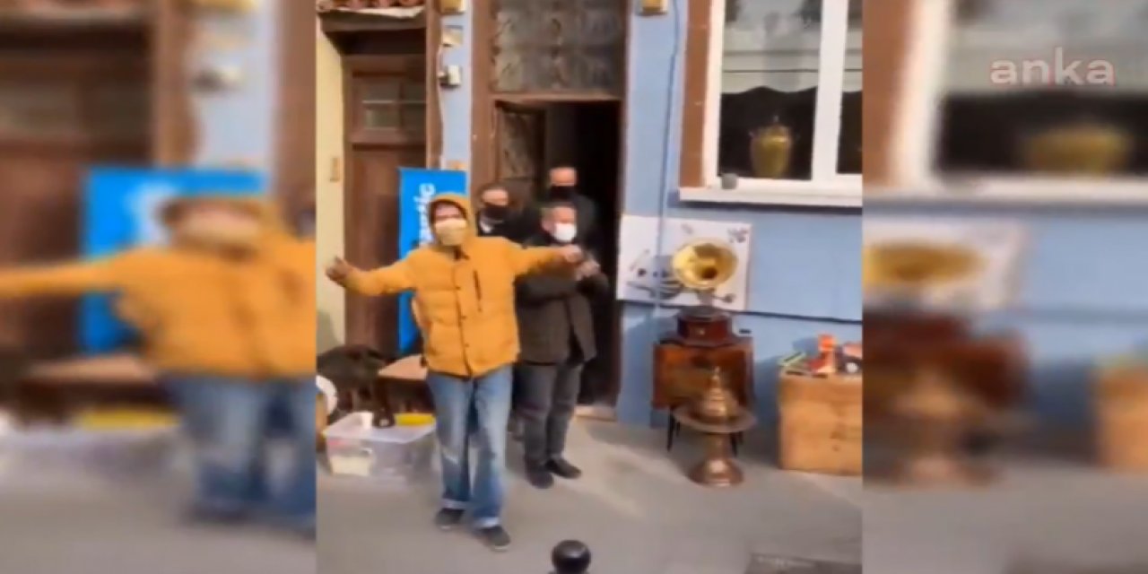 Eskişehir'de esnaf, Deva Partisi Genel Başkanı Ali Babacan'ı karşısında görünce oyun havası oynamaya başladı.