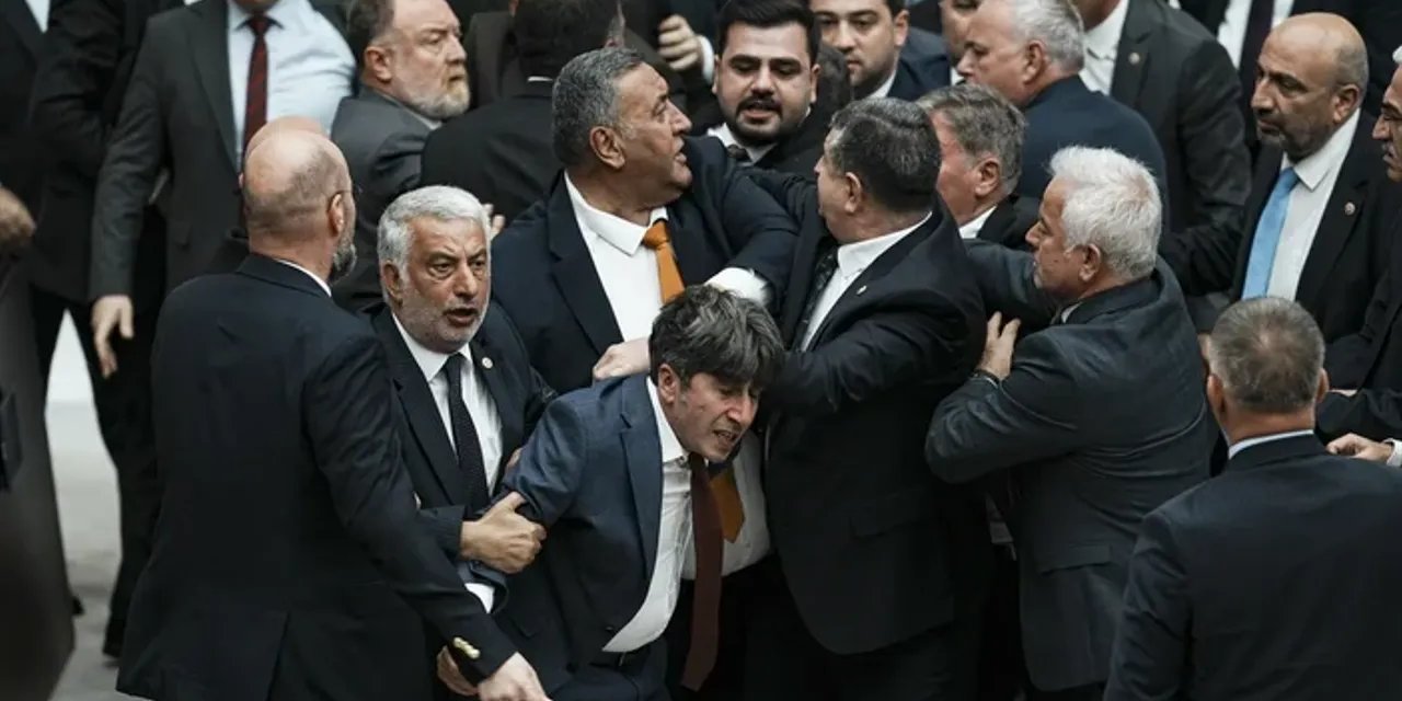 DEM Parti'den, Ali Bozan'a yumruklu saldırı sonrası AKP'ye net uyarı: Saldırganlığı siyaset biçimine dönüştürürseniz, altında kalırsınız