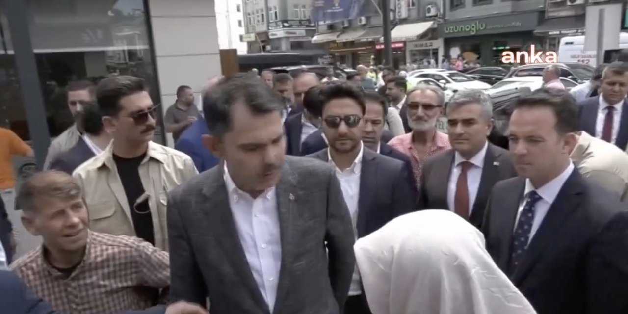 Murat Kurum, emekli aylığını soran kadına alışveriş kartı verdi!