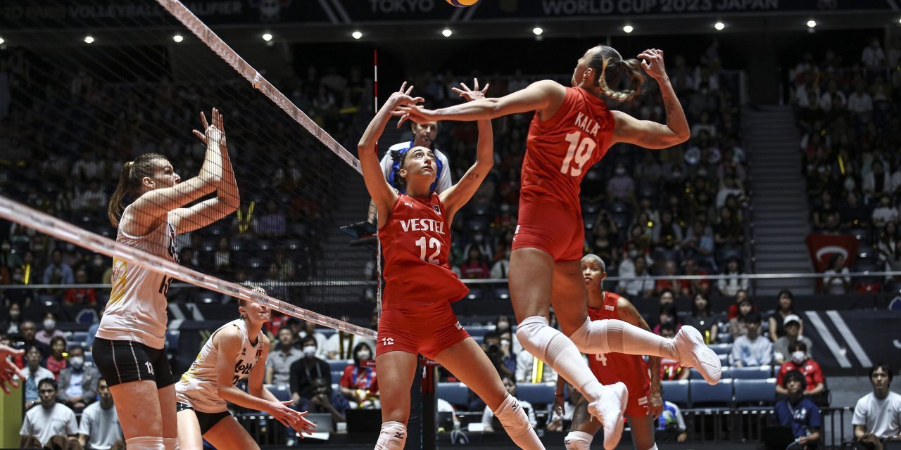 Filenin Sultanları sahnede: Türkiye, Hollanda'yı 3-2 devirdi