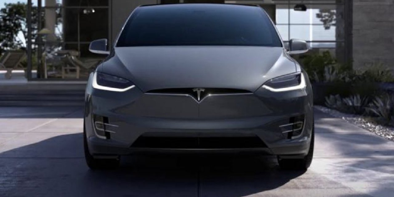 Tesla, 1,8 milyondan fazla aracını geri çağırdı