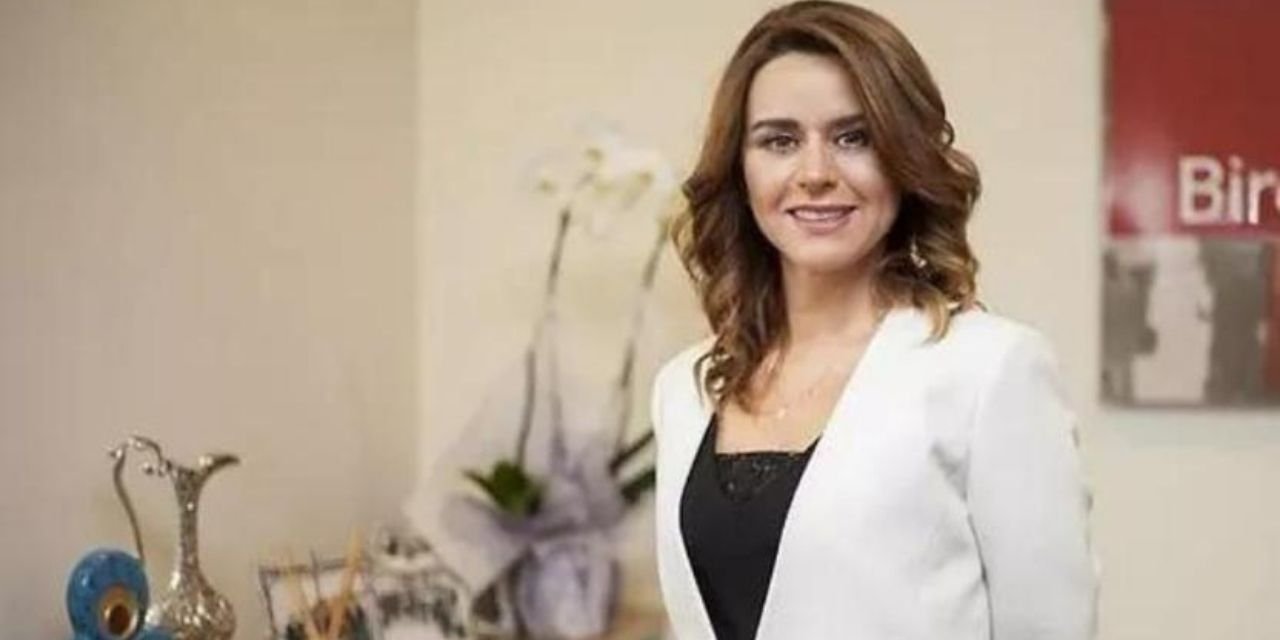 Seçil Erzan, Bozcaada'daki evinde hem dolandırdı hem de dolandırıldı