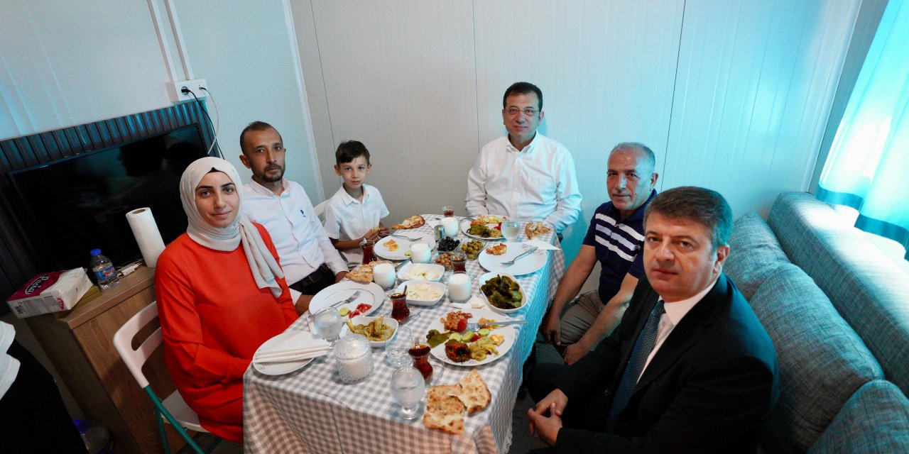 Depremzede Muhtardan İmamoğlu’na: İnşallah İmamoğulları Çoğalır, Bu Memleketi Yalnız Bırakmaz