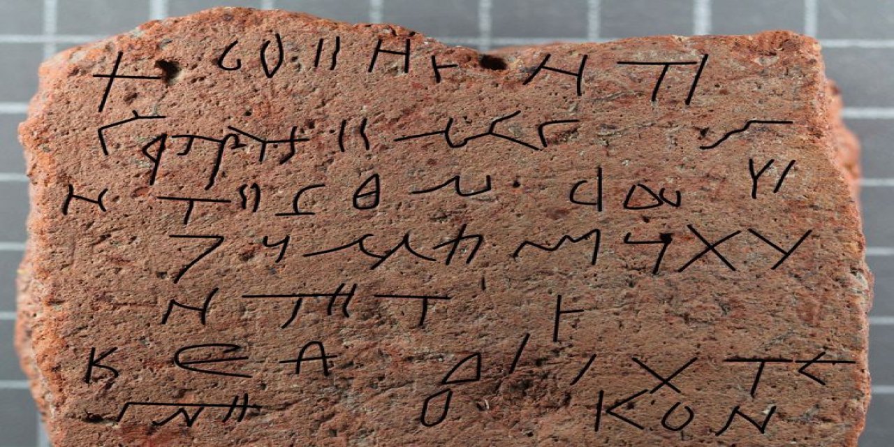 Silifke Kalesi'nde arkeolojik kazı: 'Tılsımlı mezar tableti' bulundu