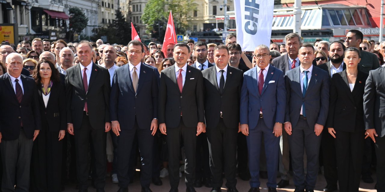 CHP'nin 101. Yılı Coşkuyla Kutlandı: İstanbul'da Büyük Katılım