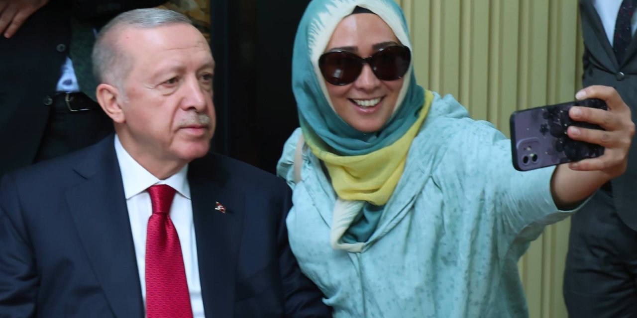 Ertuğrul Özkök: Külliye’de ‘liçili, ejder meyveli smootie’den, pastanede yerli ve milli ‘frappe’ye yatay geçiş