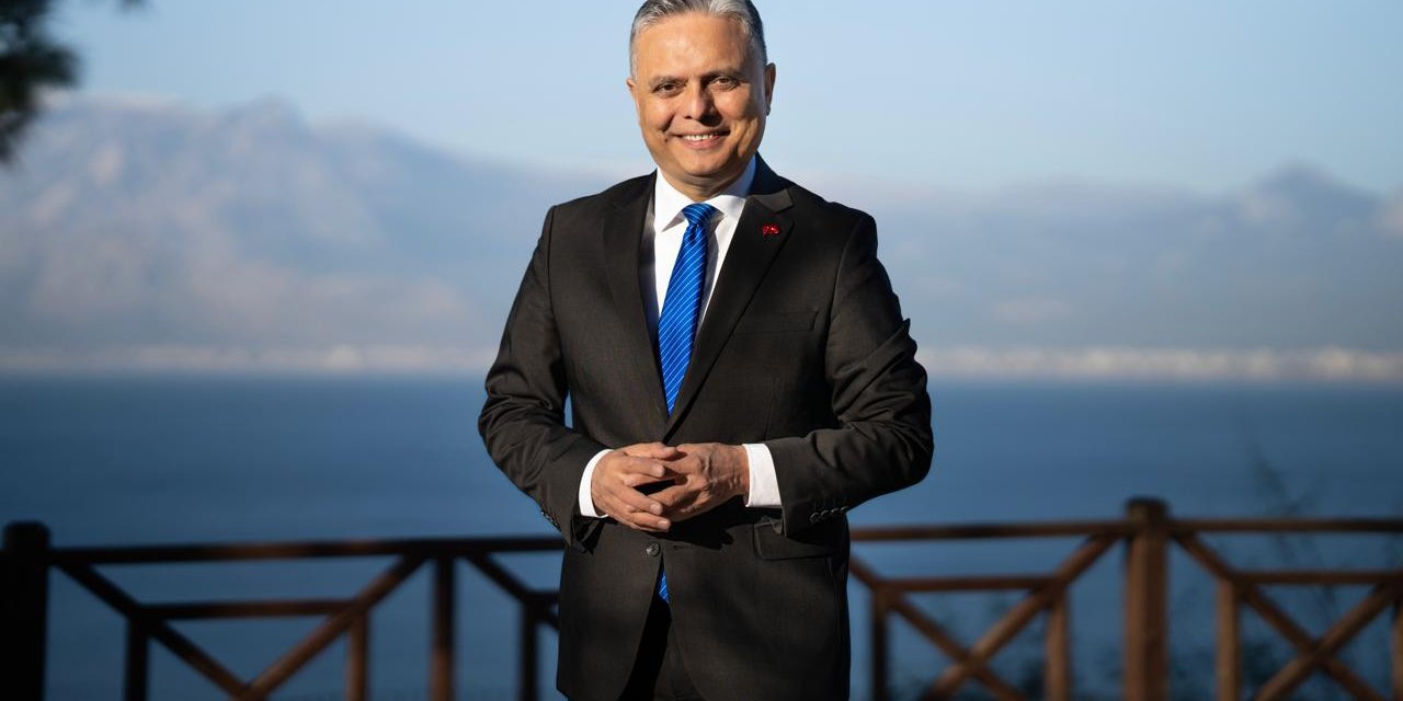Muratpaşa Belediye Başkanı Ümit Uysal: "Bir toplumsal mutabakata ihtiyaç vardır"