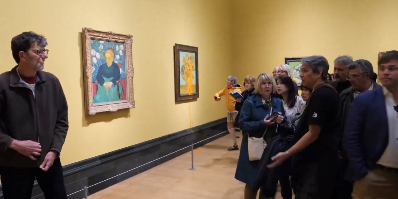 İklim aktivistlerinden yeni eylem: Van Gogh tablosuna çorba fırlattılar