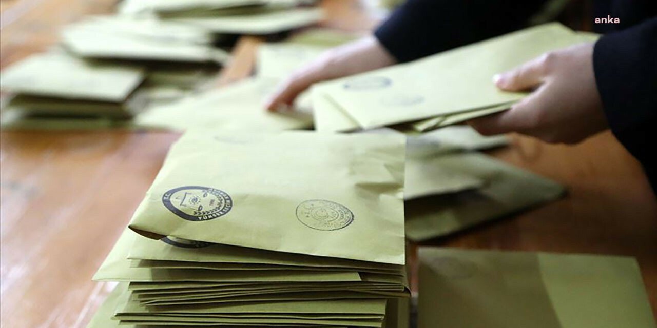 YSK, oy pusulası ve zarf kağıdı alıyor