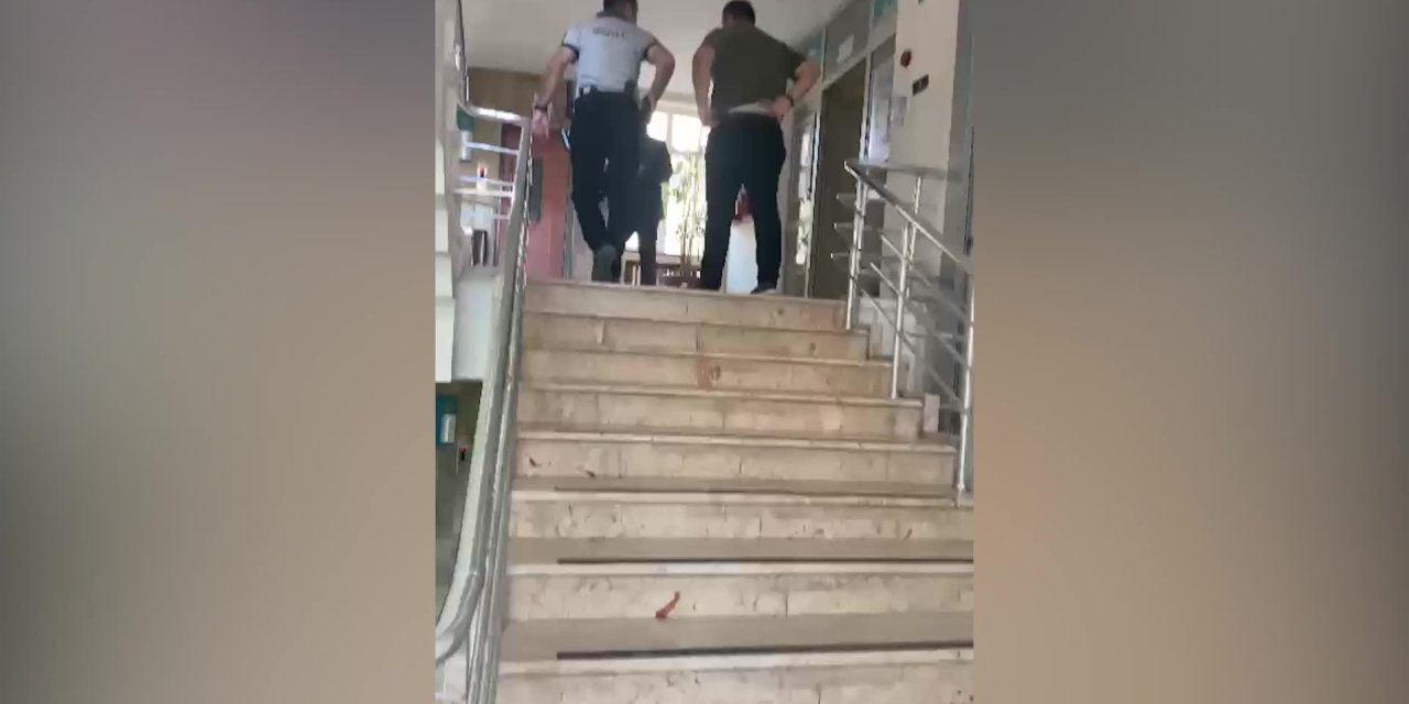 Aksaray'da muhtarlar belediye binasına alınmadı... CHP'li Ertürk’ten Belediye Başkanı Dinçer’e tepki: Orası senin babanın mülkü değil, bu ülke de babanın çiftliği değil