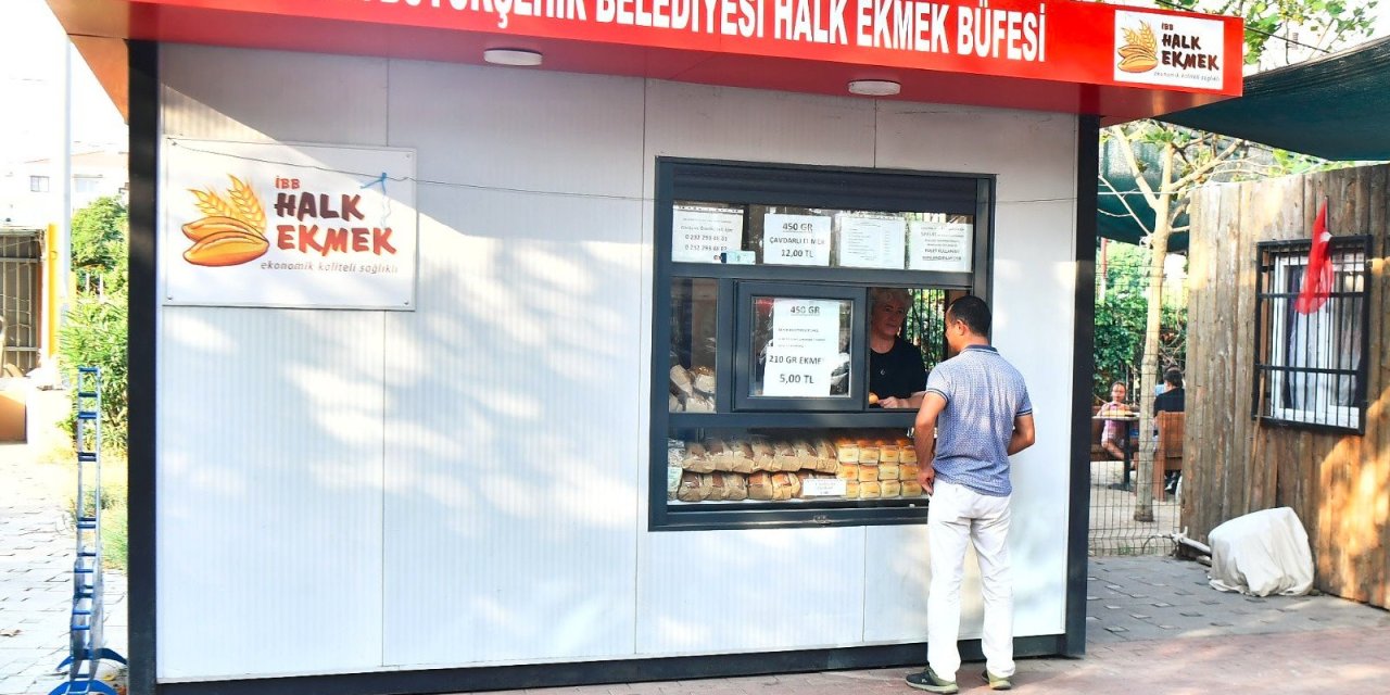 İzmir’de yurttaşın imdadına Halk Ekmek yetişiyor