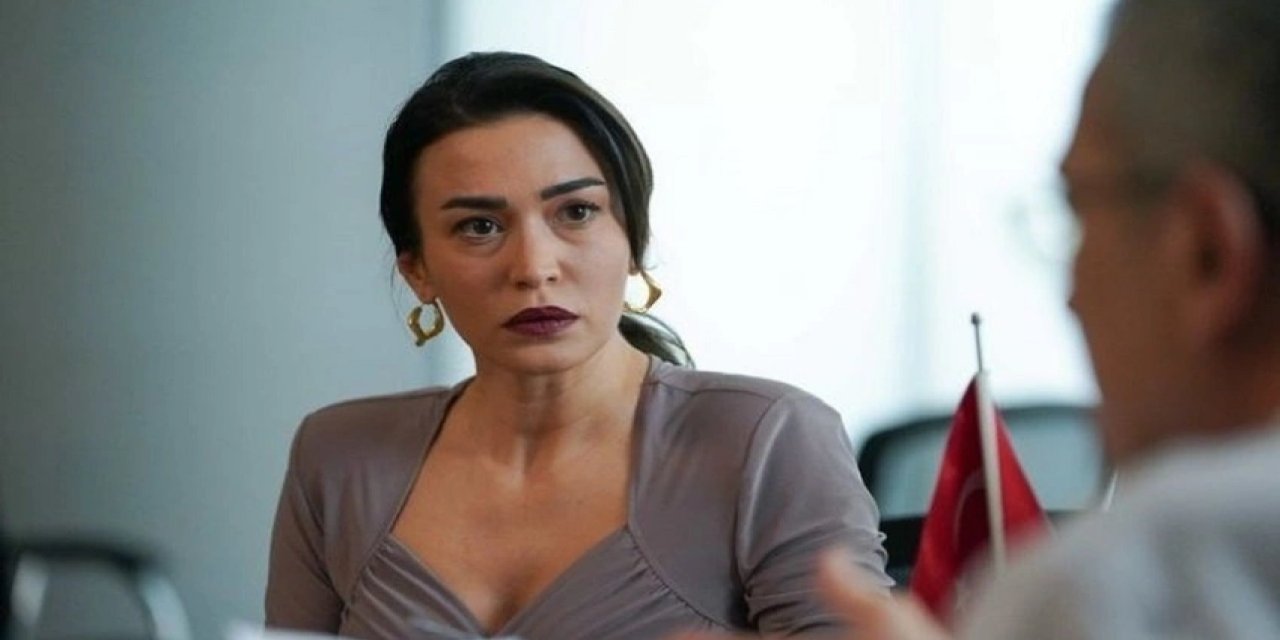 Ecem Özkaya'dan Demet Evgar'la ilgili set yorumu